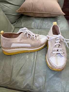 Women’s Platform Lace-Up Sneakers in Beige with Yellow Sole
